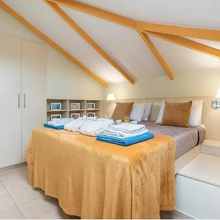 A&b And * 伊利索斯